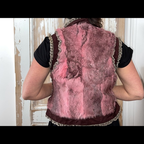 Beautiful fur/velvet vest a unique piece. - Picture 3 of 11